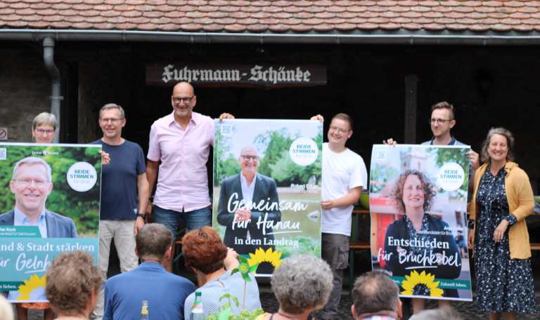 Grüne MKK enthüllen Plakate für den Landtagswahlkampf auf ihrem Sommerfest